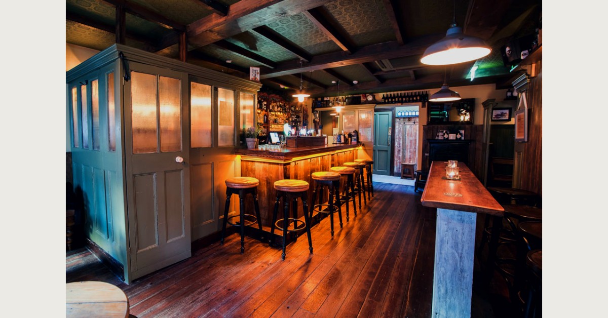 Davy Mac’s: The First Dedicated Gin Bar in the South East — and Still the Best