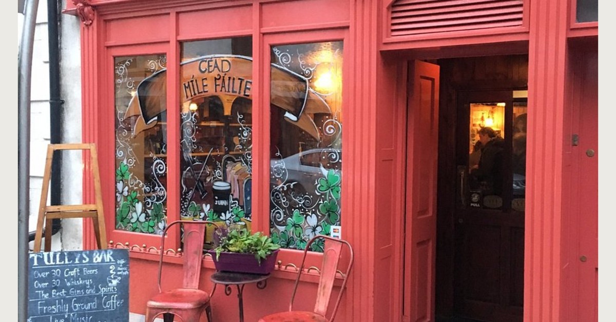 Tully’s Bar: Twelve Taps, Local Brewery Collabs, and Live Music on O’Connell Street
