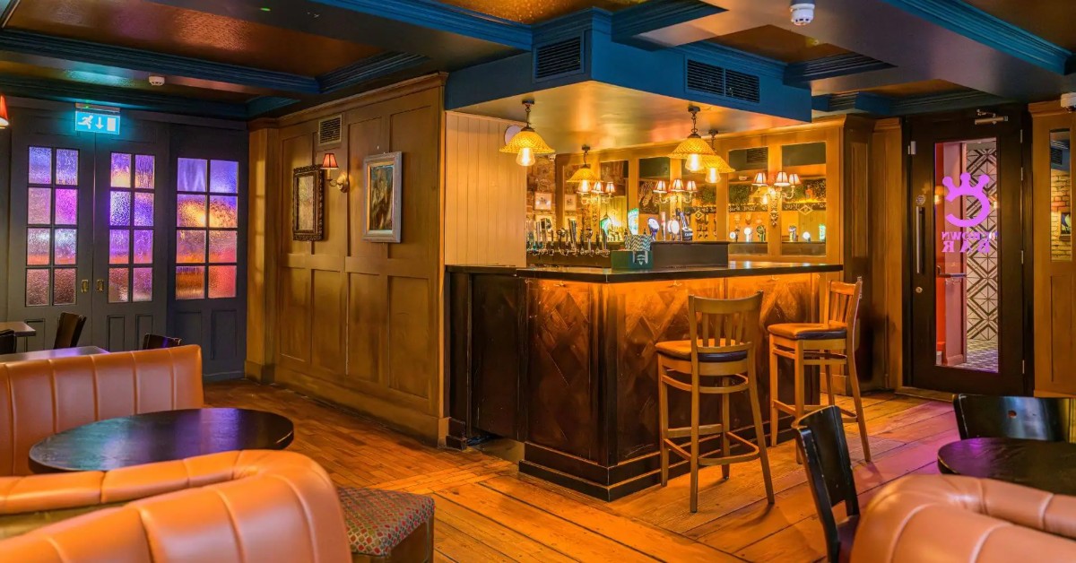 The Crown Bar: Wexford’s Most Contemporary Pour on Monck Street